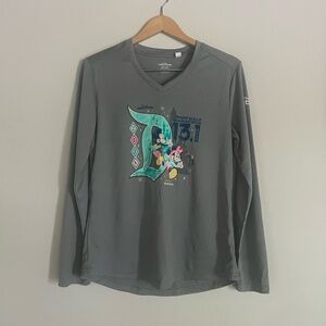 Run Disneyland Half Marathon 13.1 2024 Gray Shirt Size Large Long Sleeve Disney
